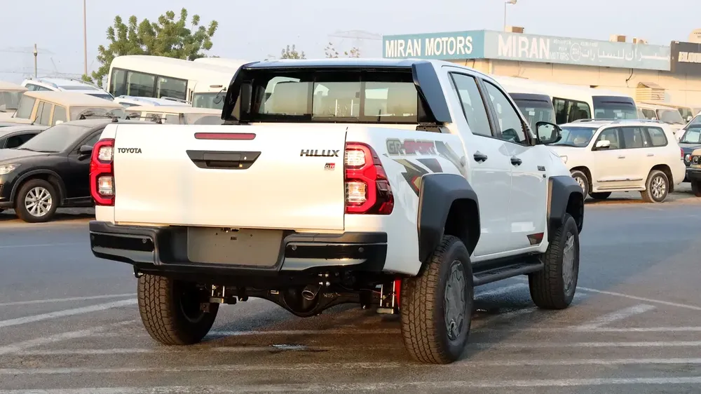 TOYOTA HILUX GR SPORTS 4.0L petrol Full option - Image 6