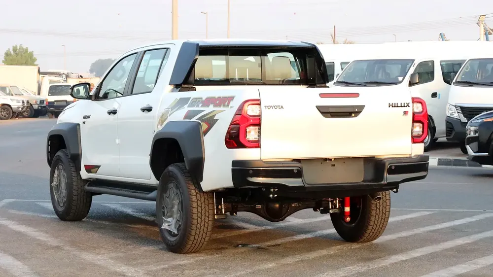 TOYOTA HILUX GR SPORTS 4.0L petrol Full option - Image 7