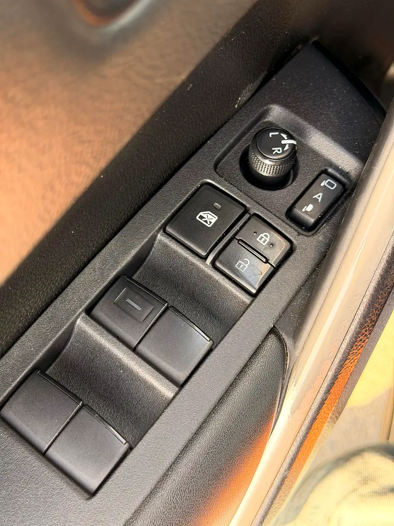 Toyota Corolla Cross 2022,  - FULL OPTION ( 2.0) - 4 Cylinder - Image 9