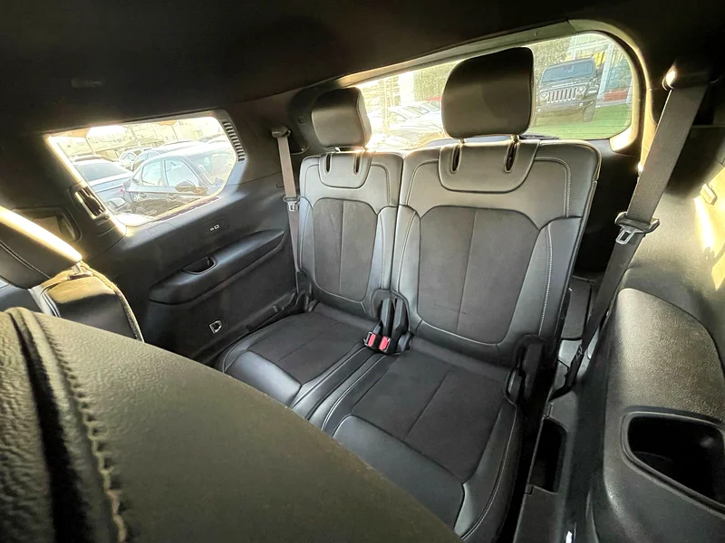 // 7 seats// RADAR// warranty// 4X4// finance0%DP - Image 15