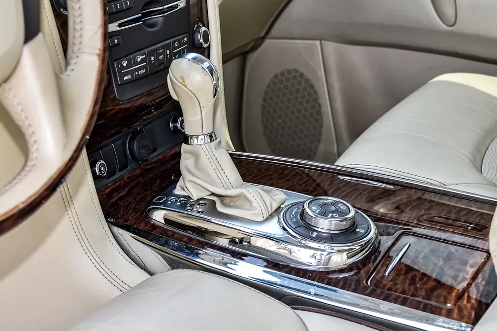 Nissan Patrol LE Platinum 2014, original paint - Image 13
