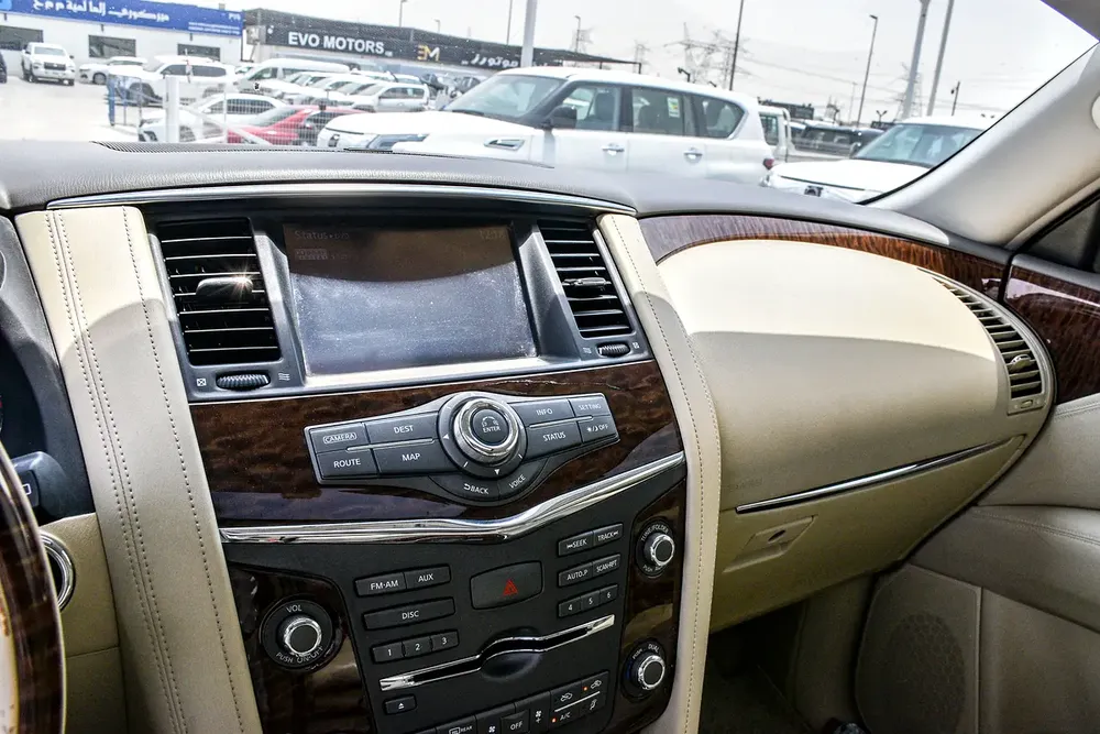 Nissan Patrol LE Platinum 2014, original paint - Image 14