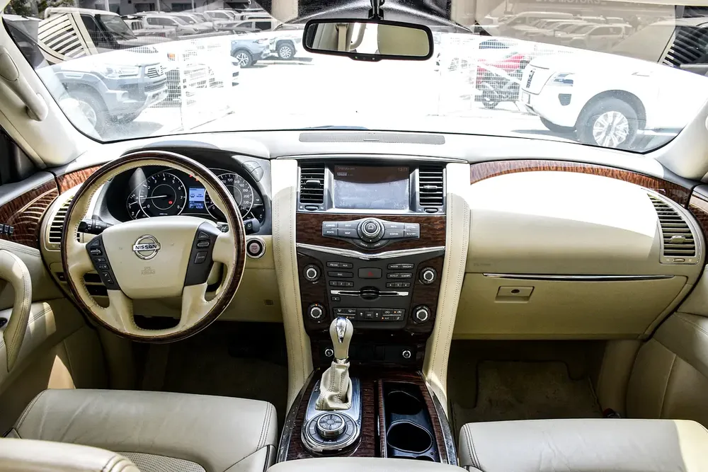 Nissan Patrol LE Platinum 2014, original paint - Image 15