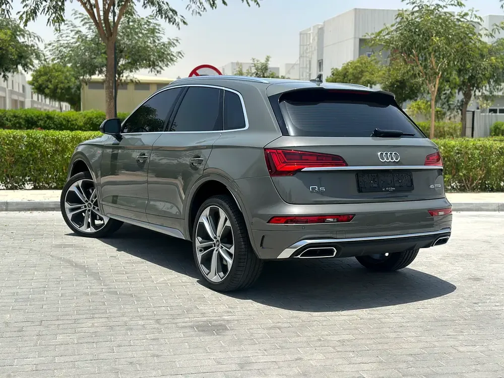 Stunning Audi Q5 Quattro Under warranty service package - Image 5