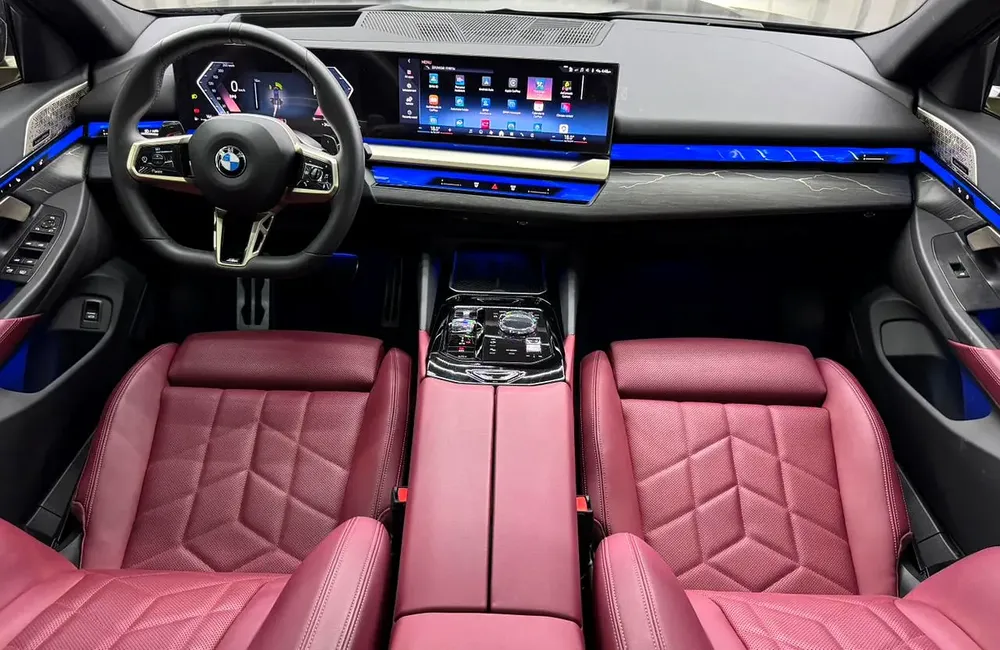 BMW 520i  | GCC | Gold Line styling package | AGMC Warranty 09/2027 | AGMC Service Package 09/2027 - Image 15