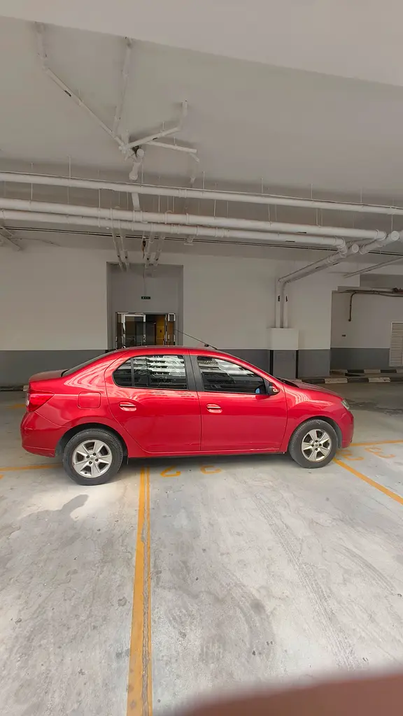 Only 61000 km lady driven car (full service done from Renault showroom) First owner - Image 4