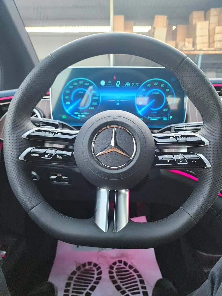 Mercedes-Benz EQE 500 4MATIC 2025 - Chinese Specs - GCC Stock - Image 15