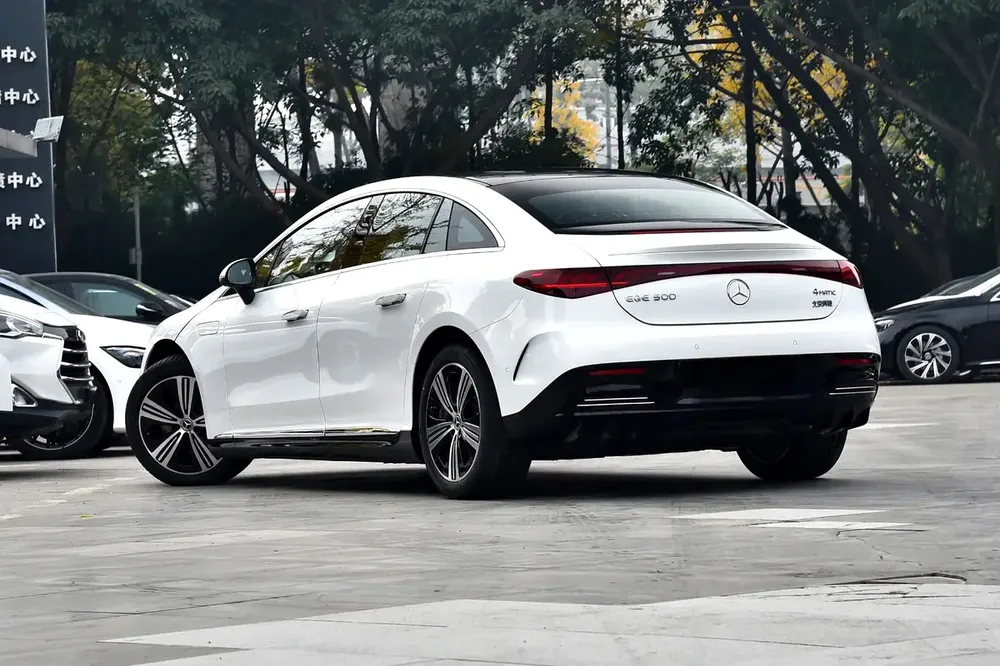Mercedes-Benz EQE 500 4MATIC 2025 - Chinese Specs - GCC Stock - Image 6