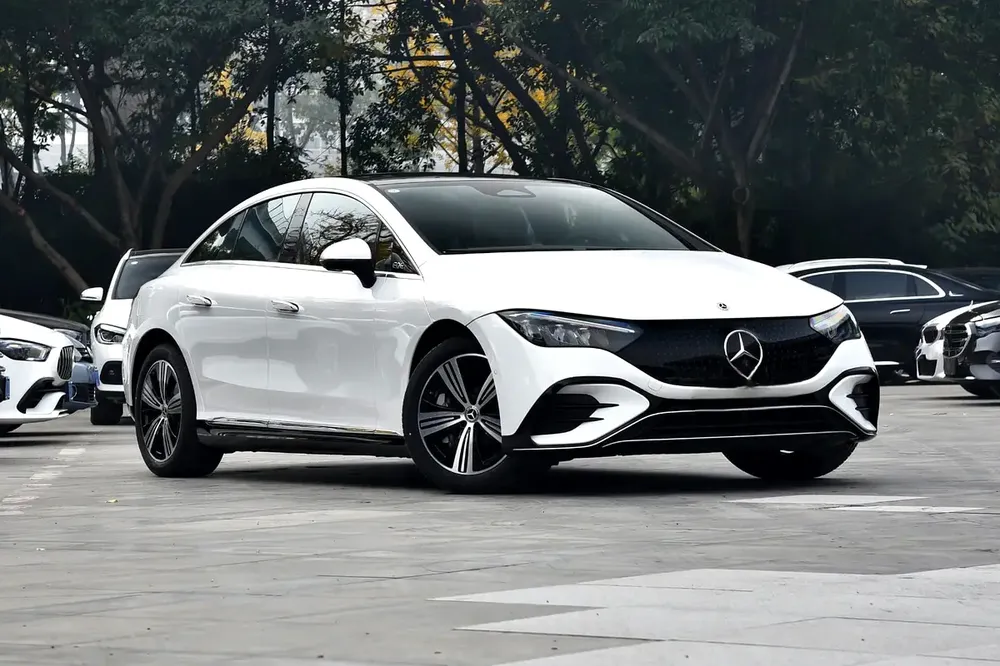 Mercedes-Benz EQE 500 4MATIC 2025 - Chinese Specs - GCC Stock - Image 7