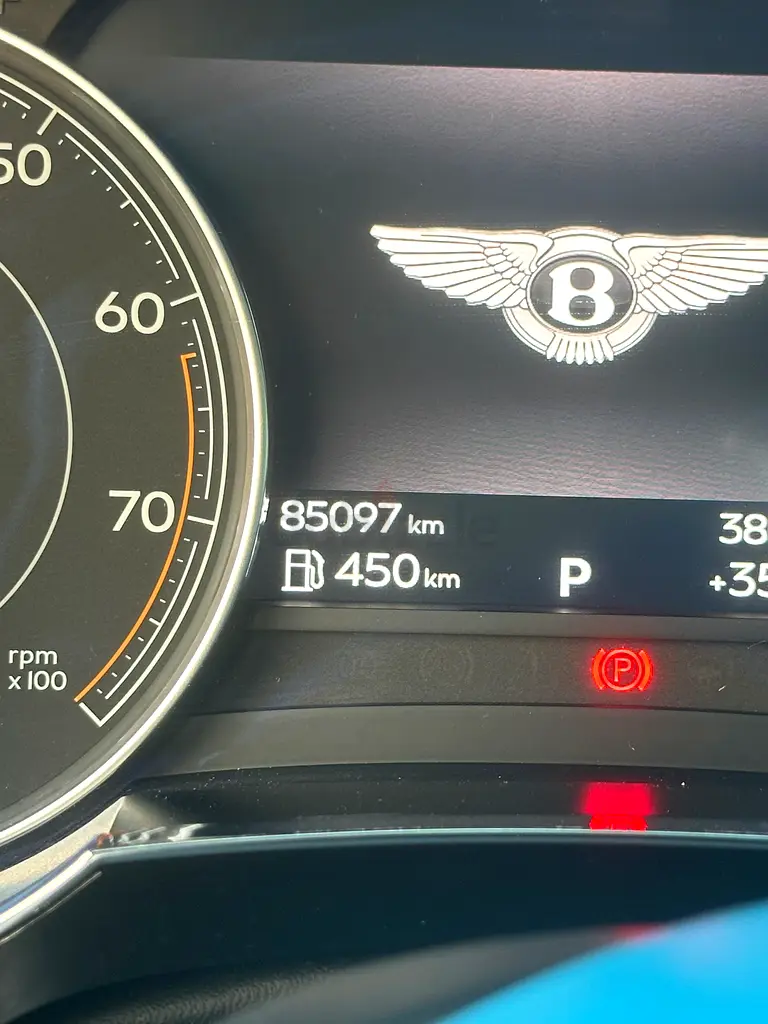 Bentley Bentayga W12 First Edition AWD 2018 | GCC Specs | Pristine Condition - Image 9