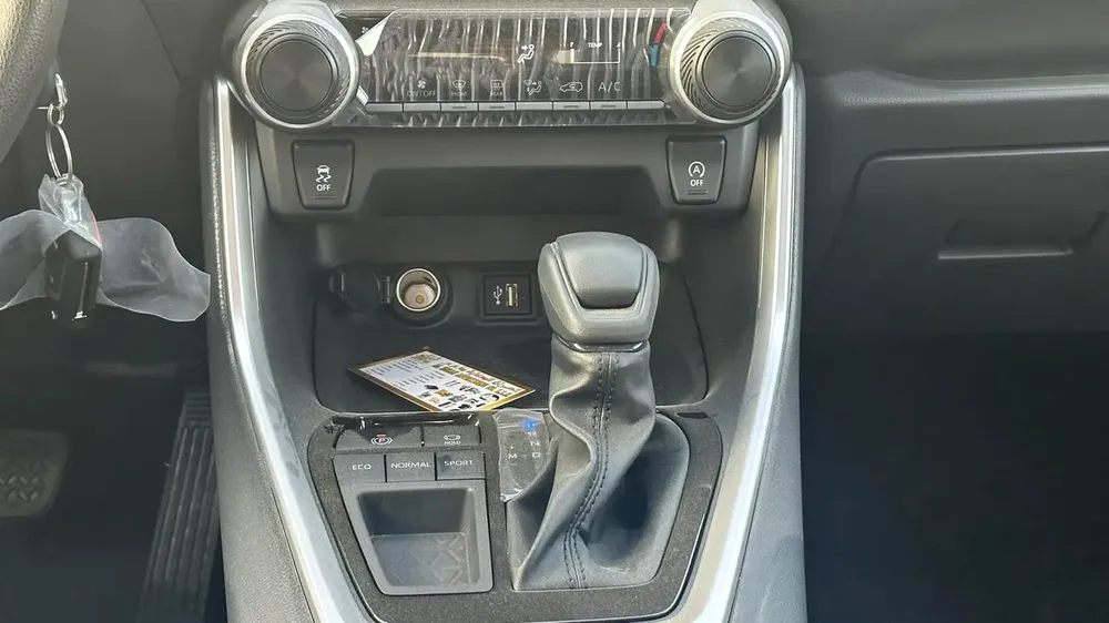 Petrol 2.0 Engine 4x2 - Image 7