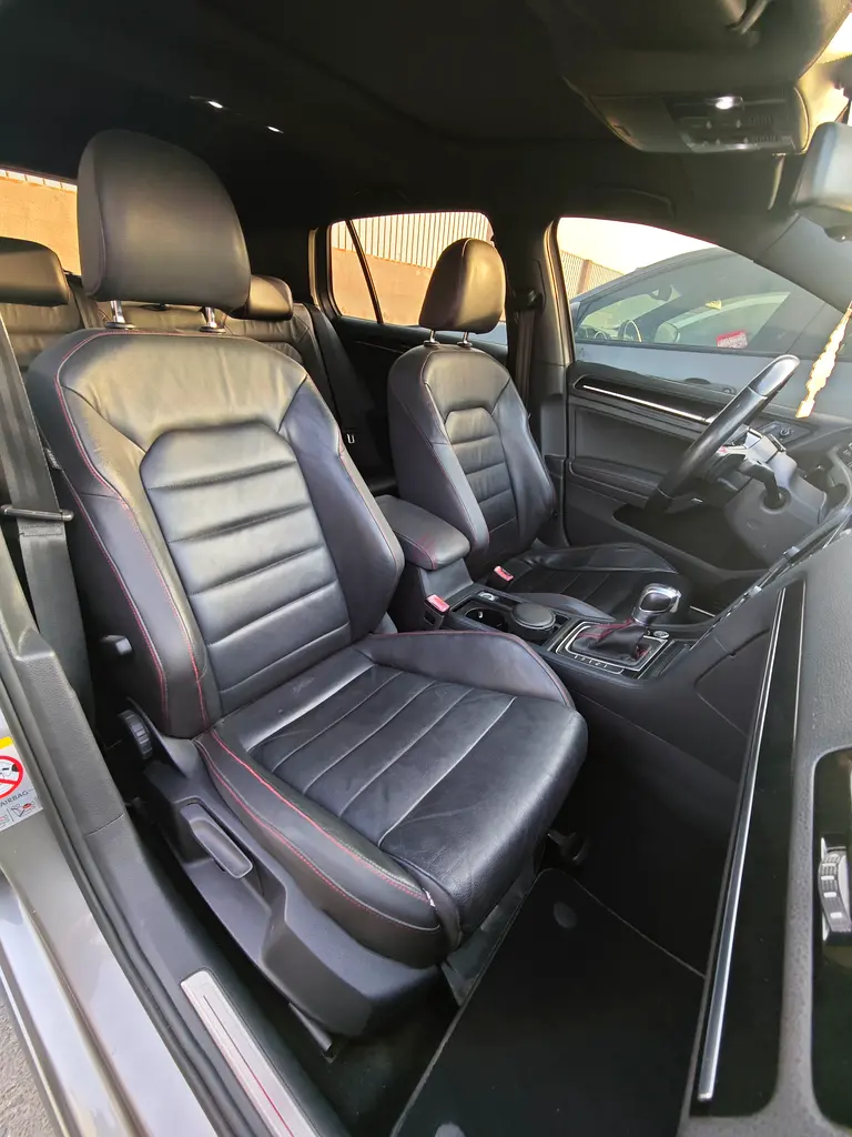 Volkswagen Golf GTI 2014 | GCC Specs | Well Maintained - Image 9