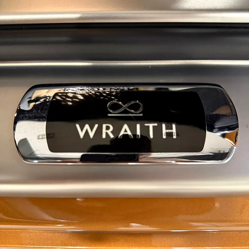 Rolls-Royce Wraith Black Badge 2018 - GCC Specs - Impeccable Condition - Image 7