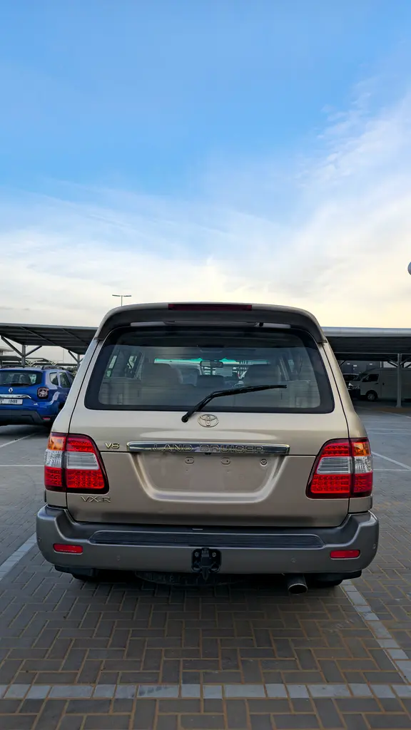 Toyota Land Cruiser VXR TOP 2006 GCC Specs - Image 5
