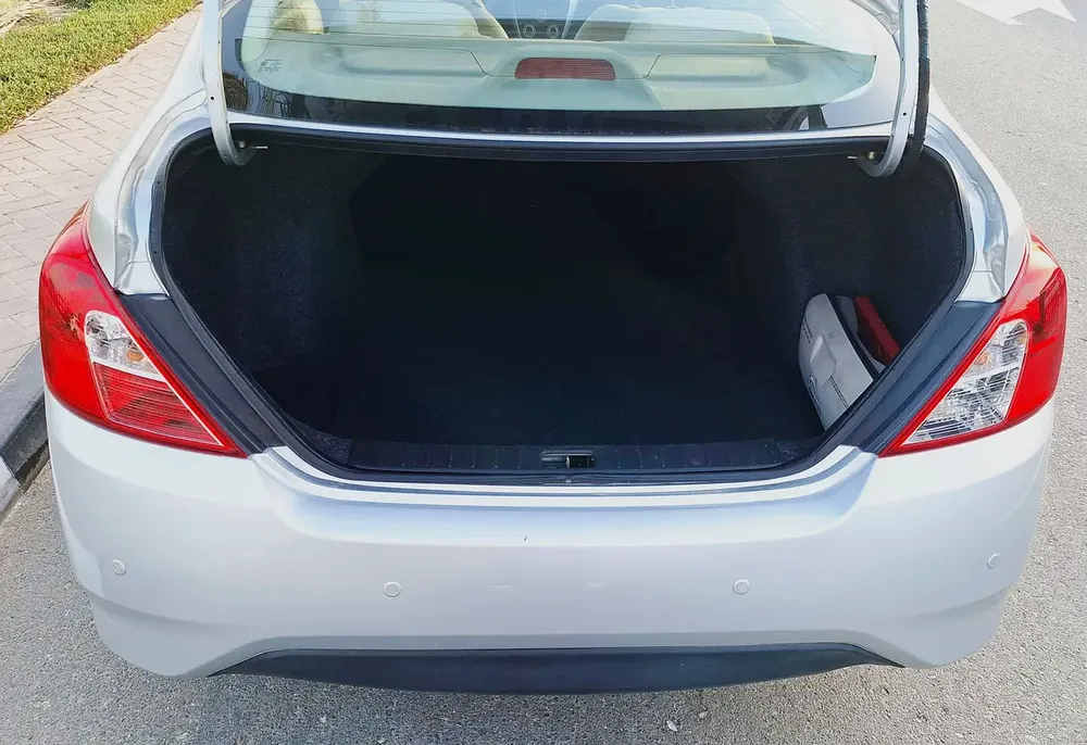 NISSAN SUNNY 2019 - Image 10