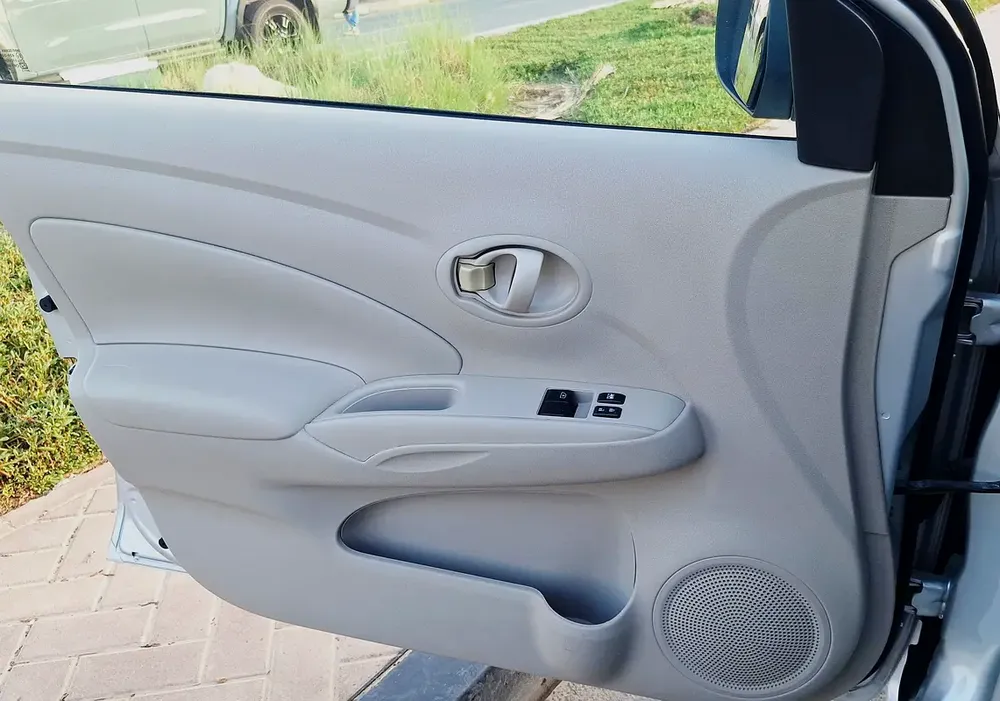 NISSAN SUNNY 2019 - Image 11