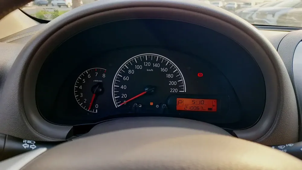 NISSAN SUNNY 2019 - Image 13