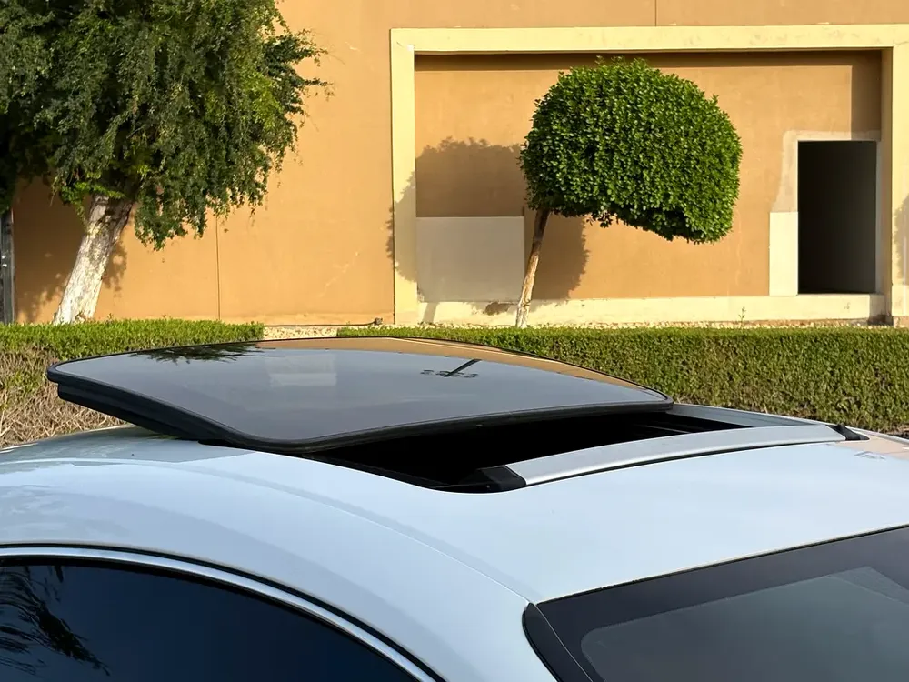 LEXUS RC 350 F SPORT / 2017 / GCC / AGENCY MAINTAINED/ ORIGINAL KM/ 2 KEYS / DIRECT OWNER - Image 10