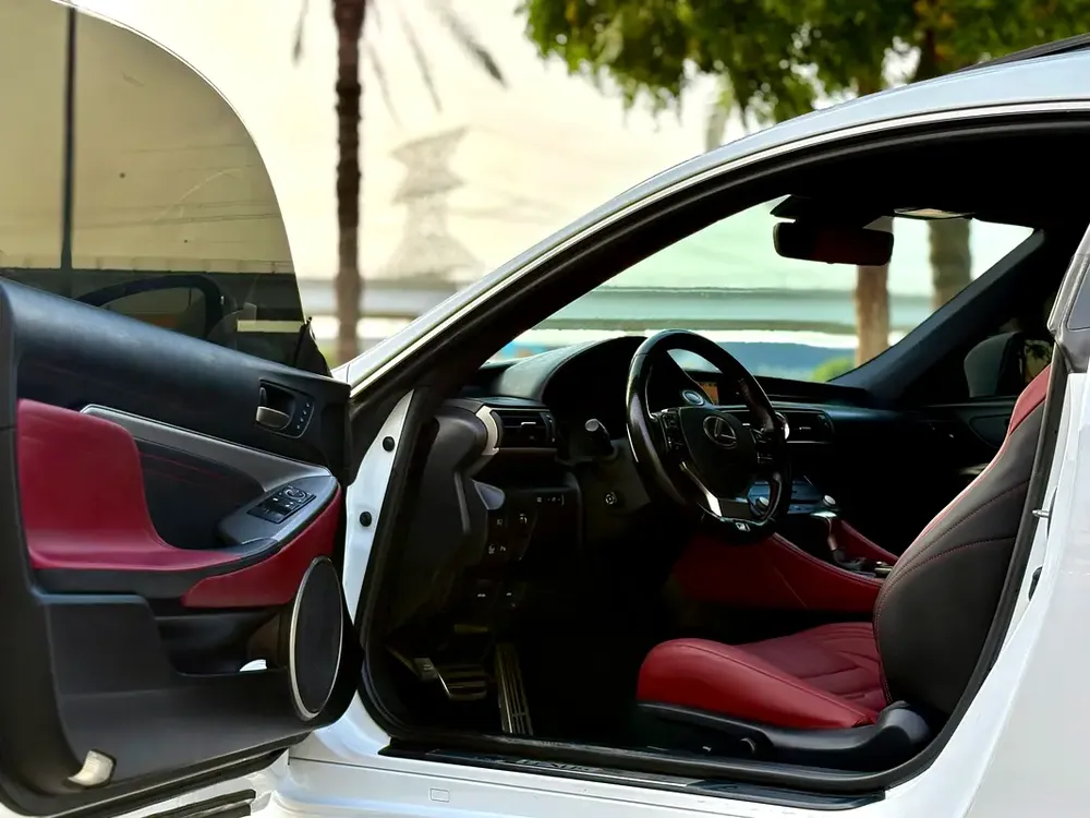 LEXUS RC 350 F SPORT / 2017 / GCC / AGENCY MAINTAINED/ ORIGINAL KM/ 2 KEYS / DIRECT OWNER - Image 15