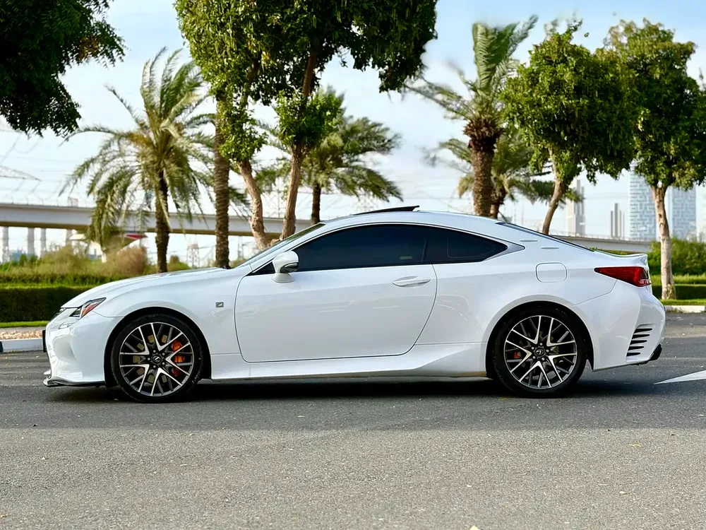 LEXUS RC 350 F SPORT / 2017 / GCC / AGENCY MAINTAINED/ ORIGINAL KM/ 2 KEYS / DIRECT OWNER - Image 7