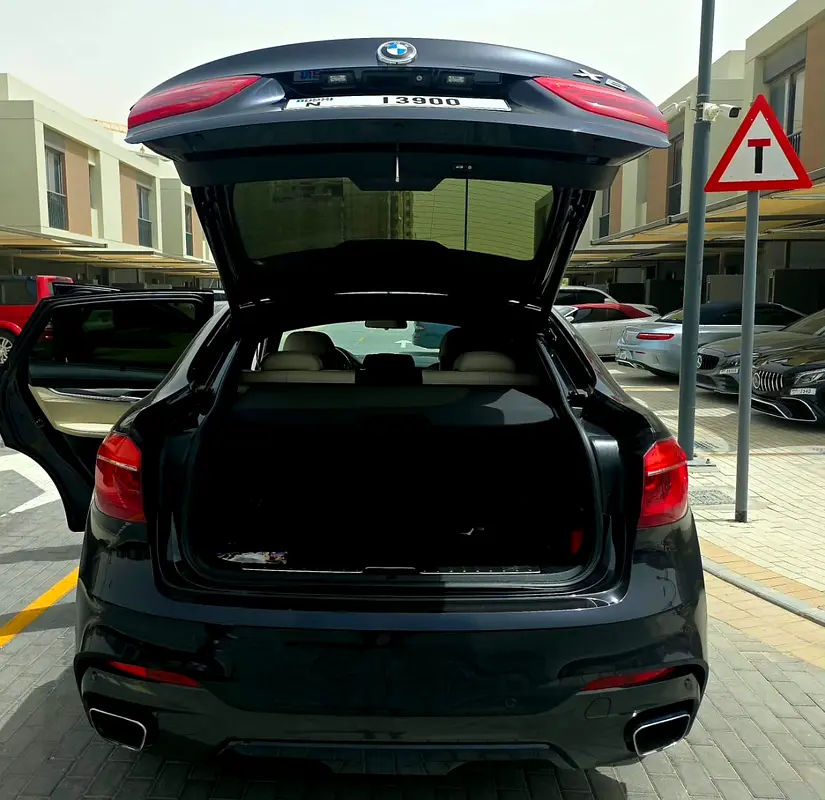 BMW X6 xDrive35i Exclusive 2018 | GCC Specs | Pristine Condition - Image 8