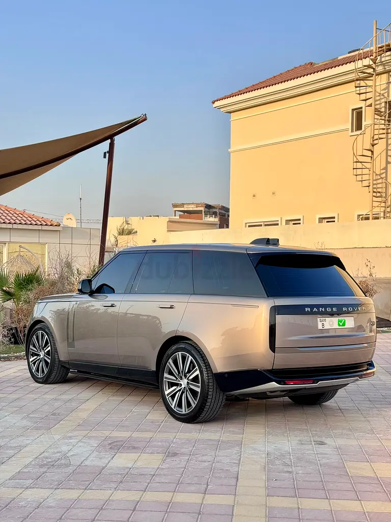 2023 Land Rover Range Rover HSE P530 | GCC Specs | Low Mileage - Image 4