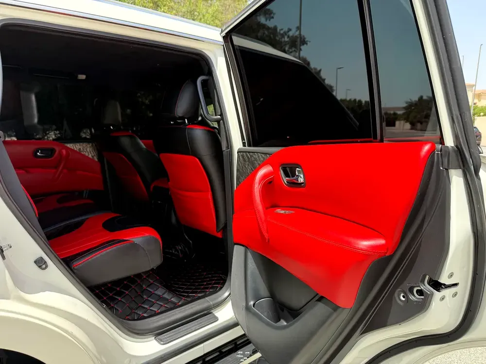 Nissan Patrol SE converted into nismo inside outside very low milage single handed used 1st owner - Image 11