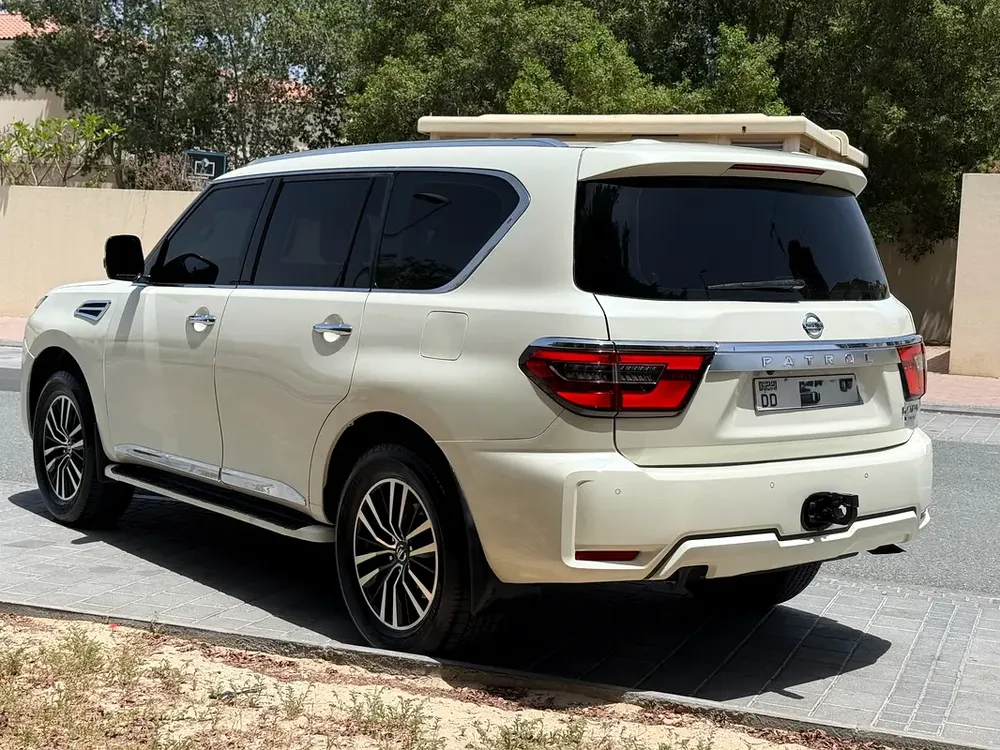 Nissan Patrol SE converted into nismo inside outside very low milage single handed used 1st owner - Image 8