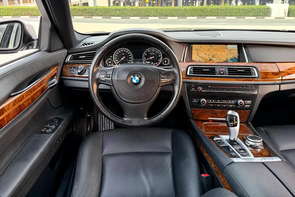 AGMC Service History / Low Mileage | BMW 740Li Luxury 2015 GCC Specifications ( Single Owner ) - Image 11