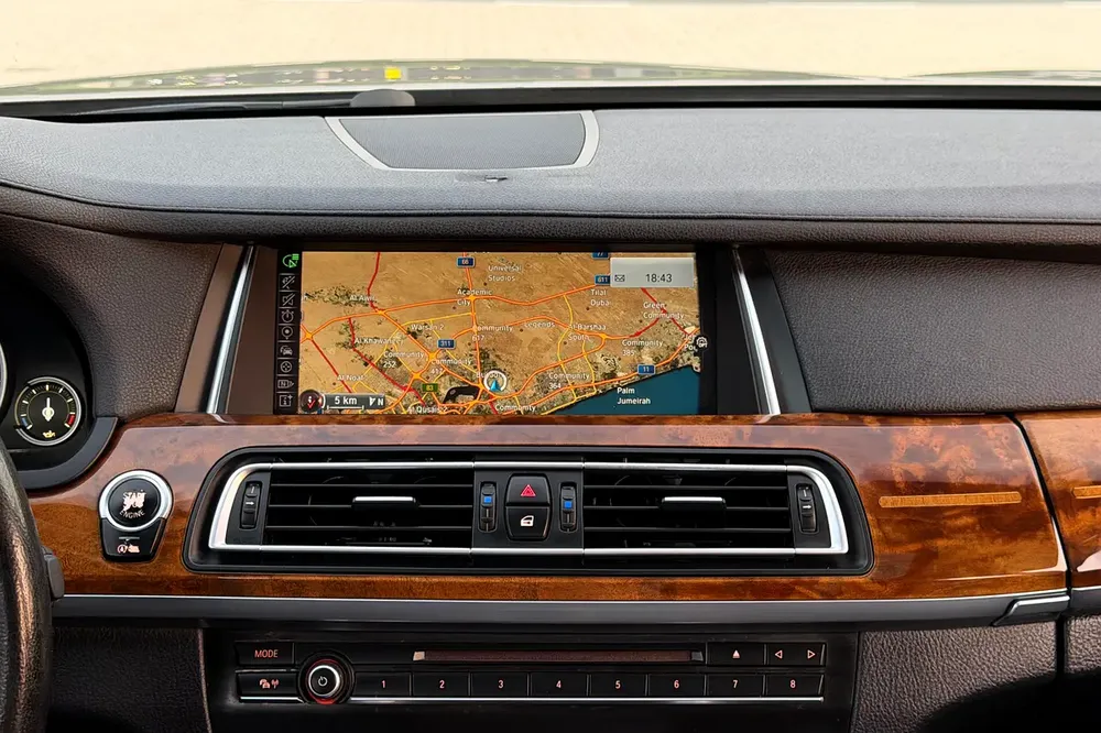 AGMC Service History / Low Mileage | BMW 740Li Luxury 2015 GCC Specifications ( Single Owner ) - Image 14