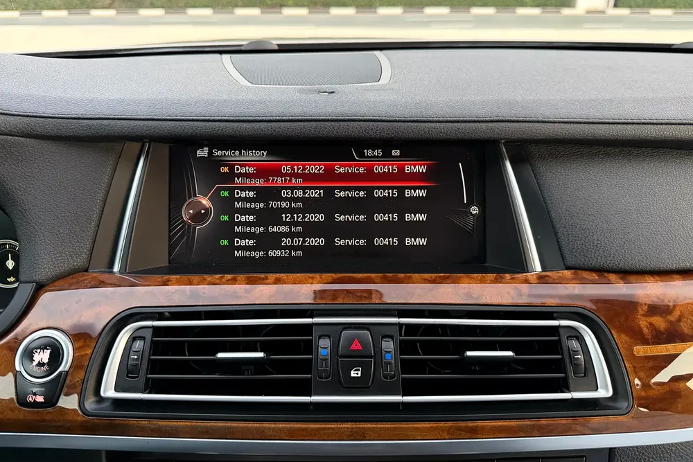 AGMC Service History / Low Mileage | BMW 740Li Luxury 2015 GCC Specifications ( Single Owner ) - Image 16