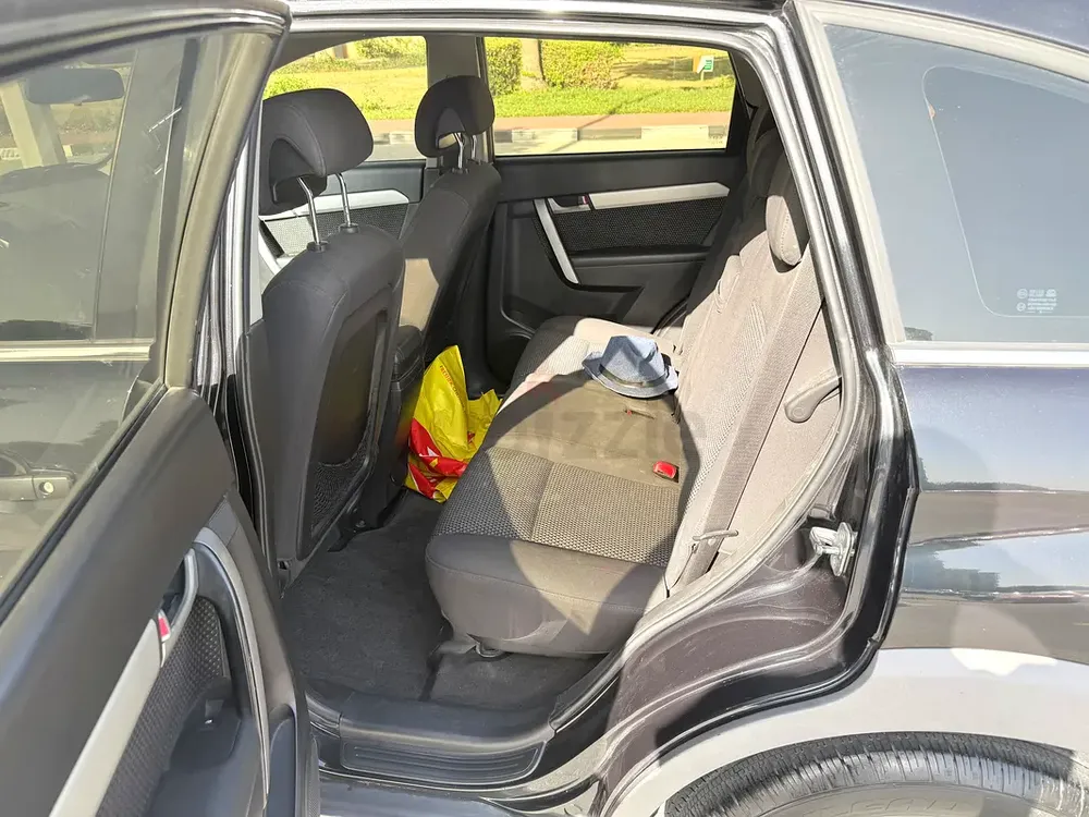 Chevrolet Captiva LT 2012 GCC Specs - Reliable 7-Seater Family SUV - Image 8