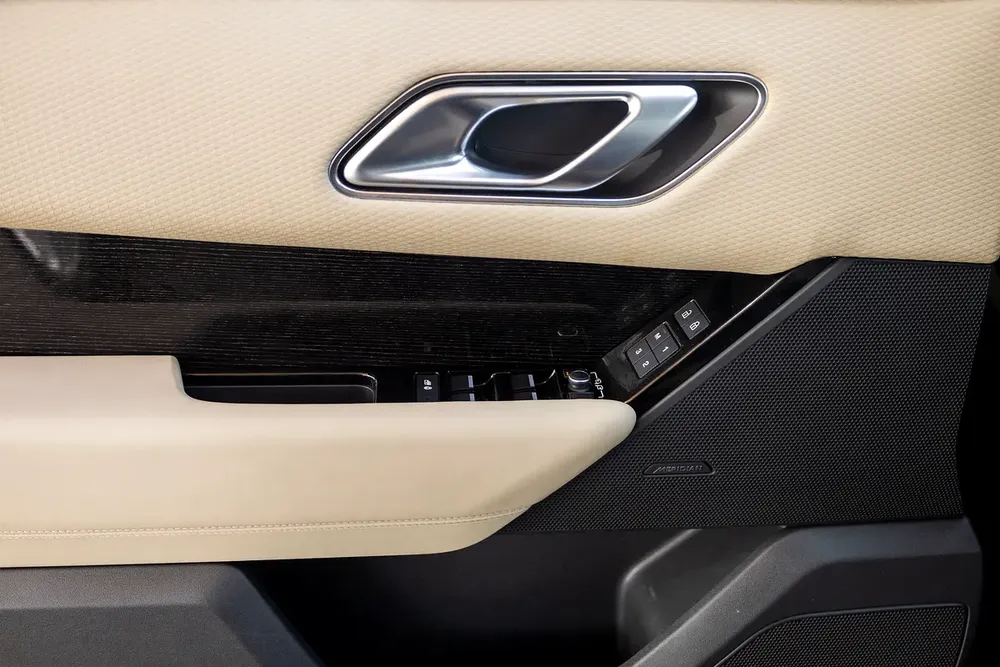 Range Rover Velar SE P250 R-Dynamic 2022 GCC | Agency Warranty | Flexible D.P. - Image 10