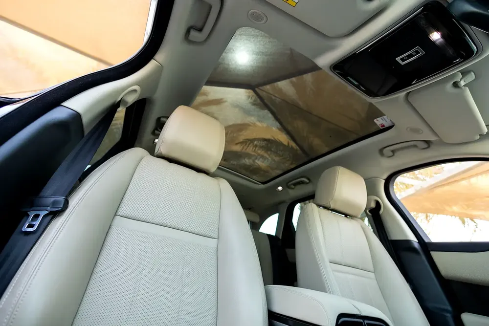 Range Rover Velar SE P250 R-Dynamic 2022 GCC | Agency Warranty | Flexible D.P. - Image 17