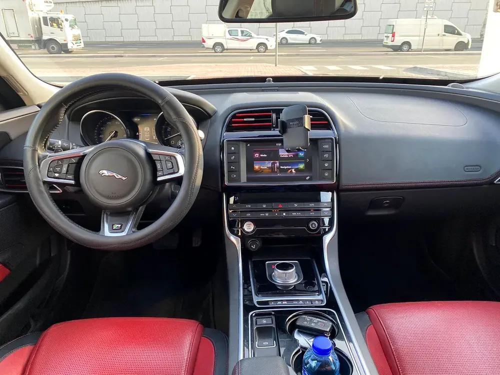 Jaguar XE R-Sport 2016 GCC Specs - Image 10