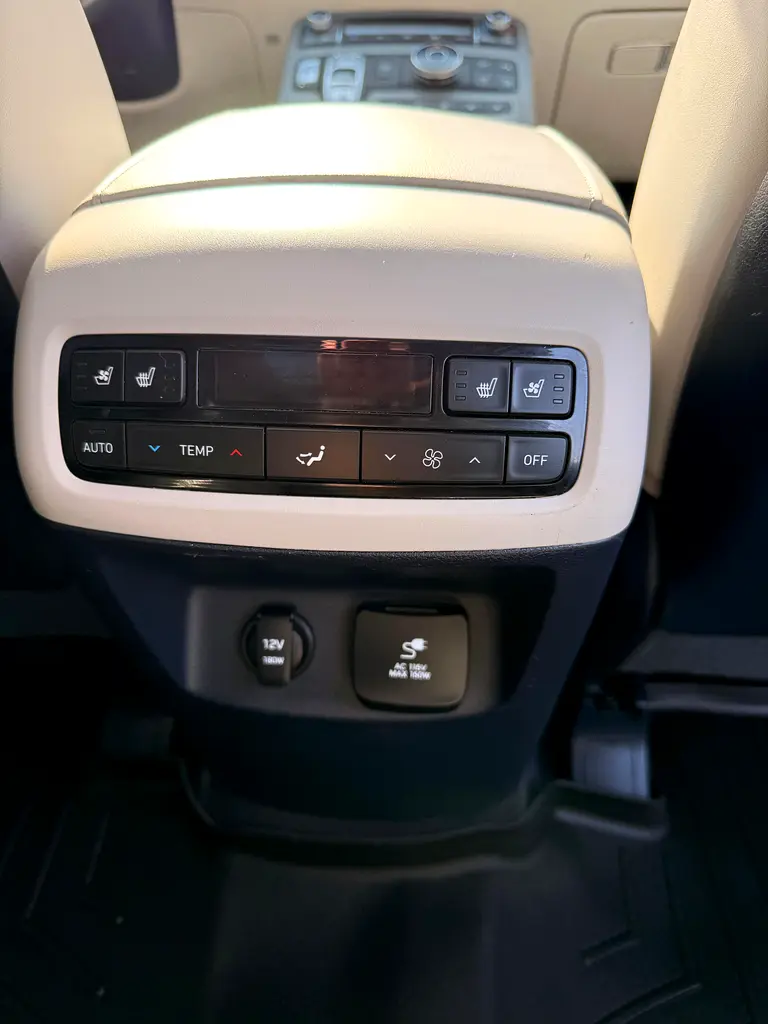 HYUNDAI PALISADE 2021 WITH panoramic Roof Full Option - Image 11