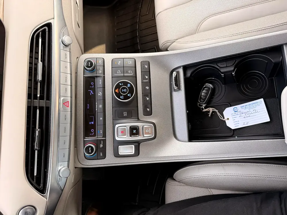 HYUNDAI PALISADE 2021 WITH panoramic Roof Full Option - Image 13