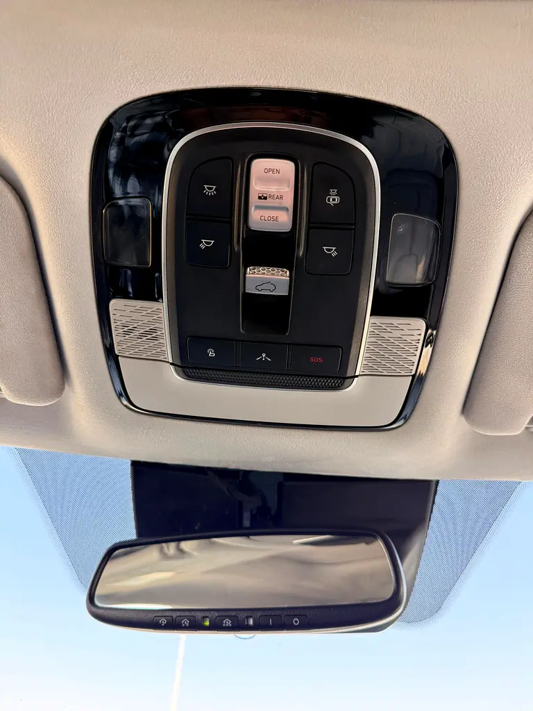 HYUNDAI PALISADE 2021 WITH panoramic Roof Full Option - Image 15