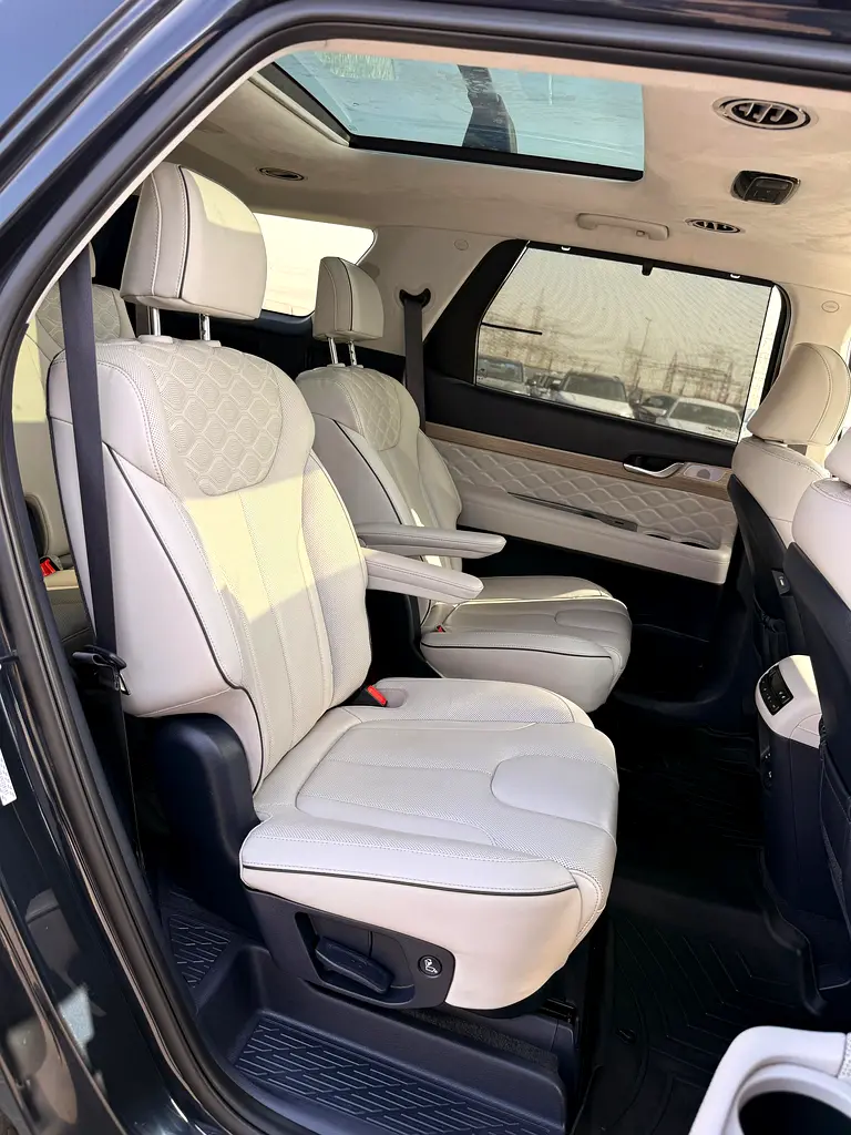 HYUNDAI PALISADE 2021 WITH panoramic Roof Full Option - Image 9