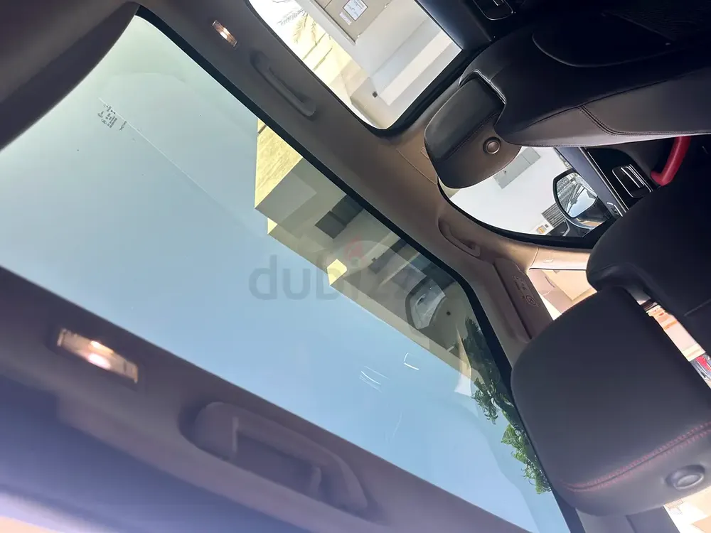 Jaguar F-Pace R-Sport 2019 | GCC Specs | Pristine Condition - Image 11