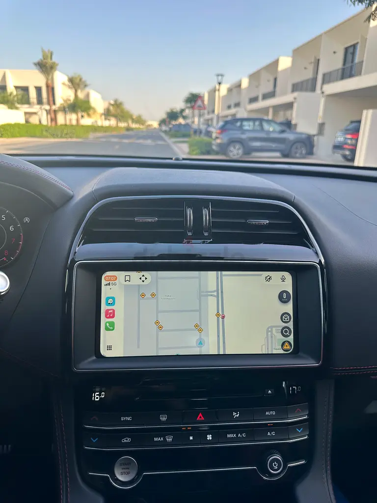 Jaguar F-Pace R-Sport 2019 | GCC Specs | Pristine Condition - Image 13