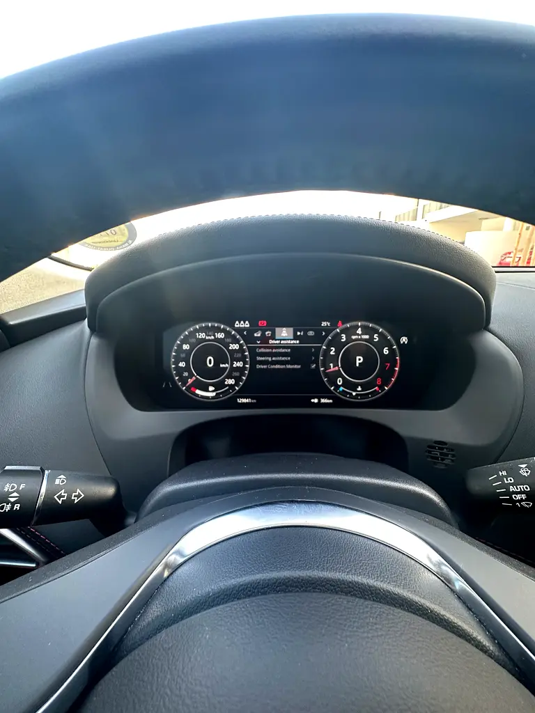 Jaguar F-Pace R-Sport 2019 | GCC Specs | Pristine Condition - Image 15