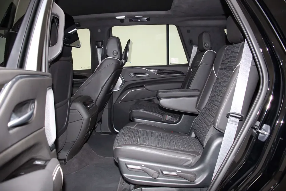2023 Cadillac Escalade V | GCC Specs | Supercharged V8 - Image 10