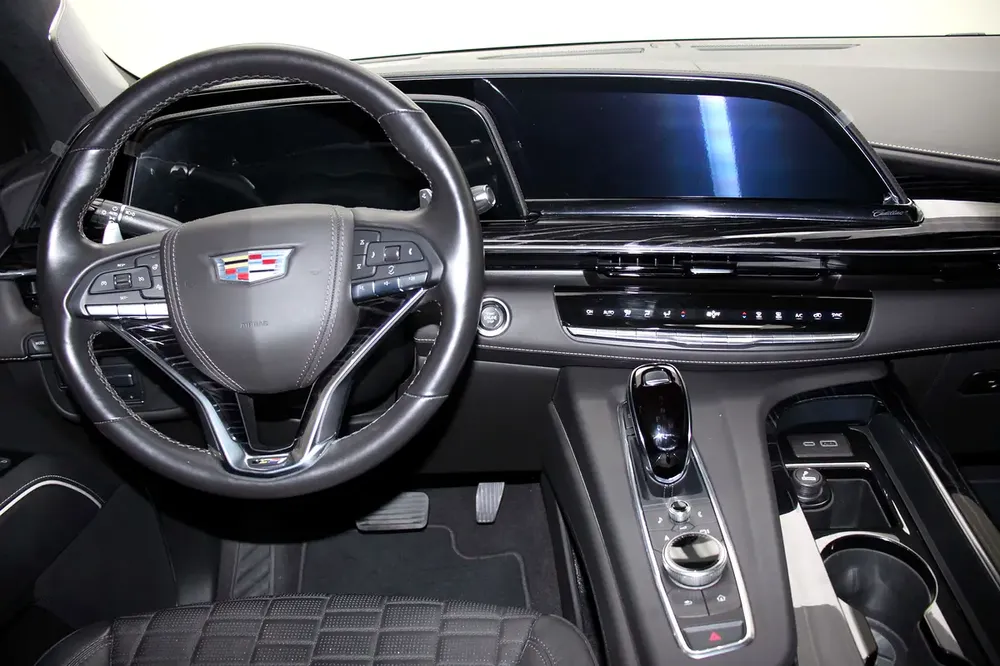 2023 Cadillac Escalade V | GCC Specs | Supercharged V8 - Image 8