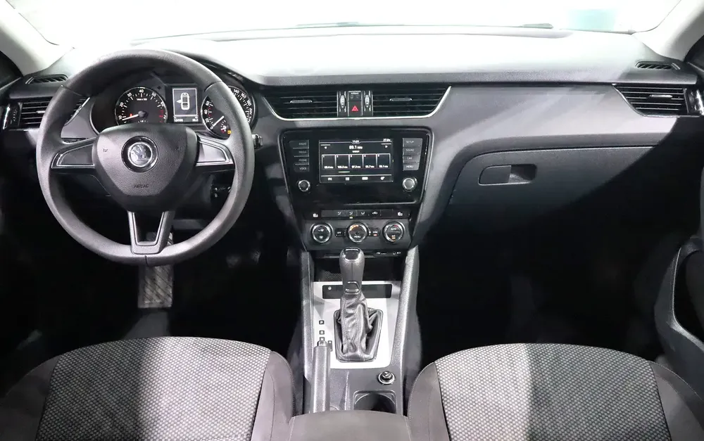 TSI Turbo . GCC Specs . Excellent Condition - Image 11