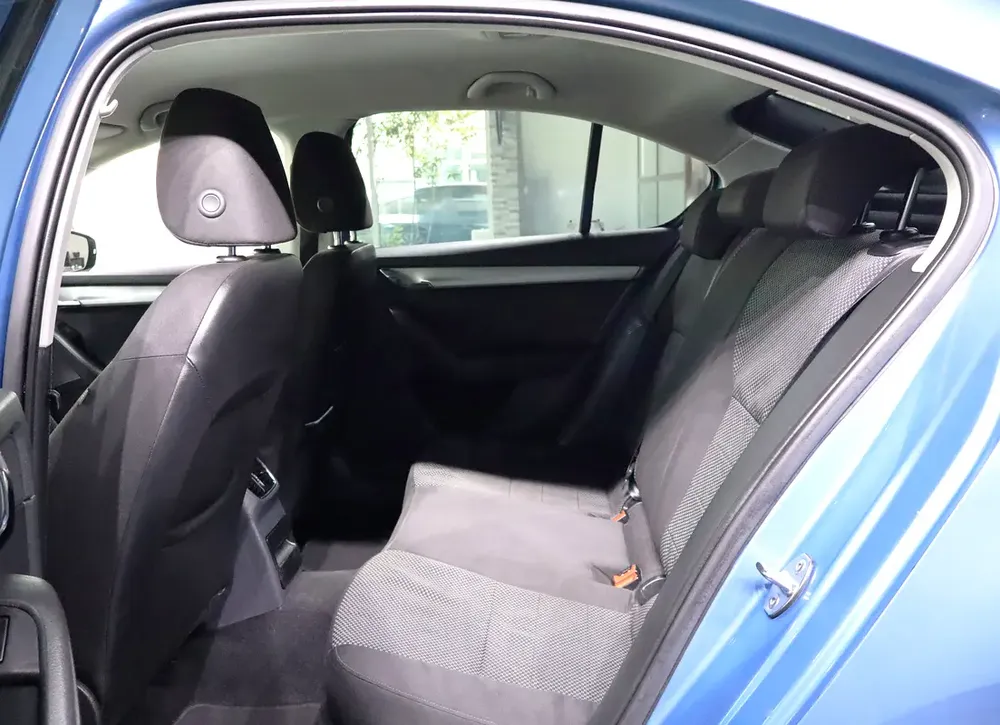 TSI Turbo . GCC Specs . Excellent Condition - Image 9