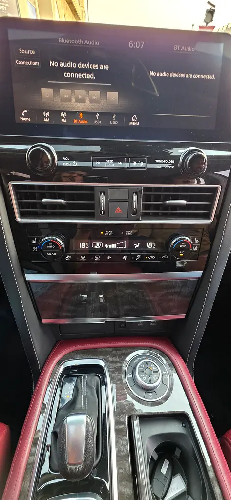 Nissan Patrol LE Platinum 2023 - GCC Specs - Perfect Condition - Image 12