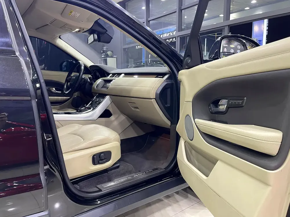 RANGE ROVER EVOQUE 2018 FIRST OWNER LADY DRIVEN 2.0L TURBO - Image 12