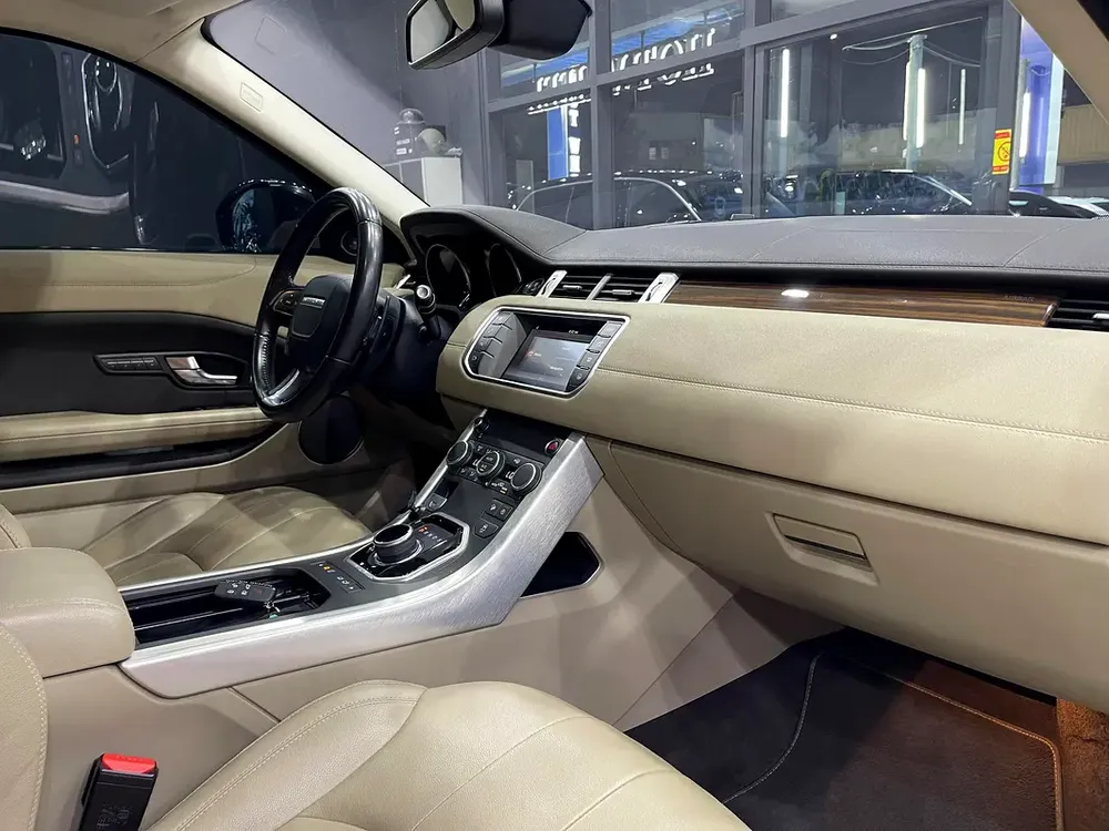 RANGE ROVER EVOQUE 2018 FIRST OWNER LADY DRIVEN 2.0L TURBO - Image 13