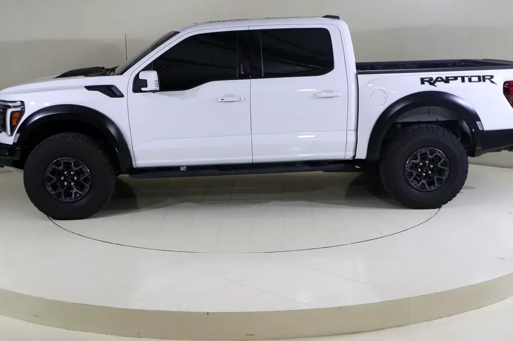 F150 RAPTOR R @ AL TAYER MOTORS PRE OWNED SHOWROOM AL QUOZE. - Image 5